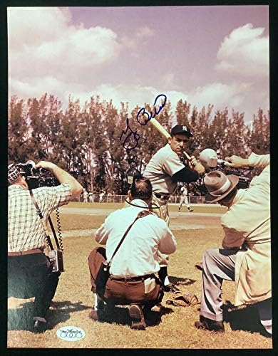 Yogi Berra İmzalı Fotoğraf 9x12 Renkli Kitap Sayfası NY Yankees İmzalı WSC HOF JSA-MLB İmzalı Çeşitli Ürünler